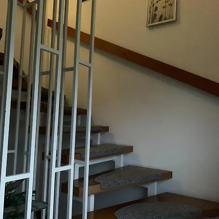 Geraeumige Dachgeschosswohnung Appartement Bielefeld